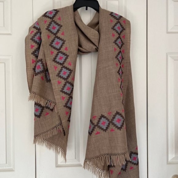 Large Tan Wool Shawl - Great Gift - Picture 2 of 5